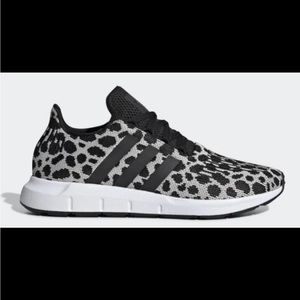 NWT  Women's adidas Originals Swift Run Black White Leopard Shoes BD7962 NEW